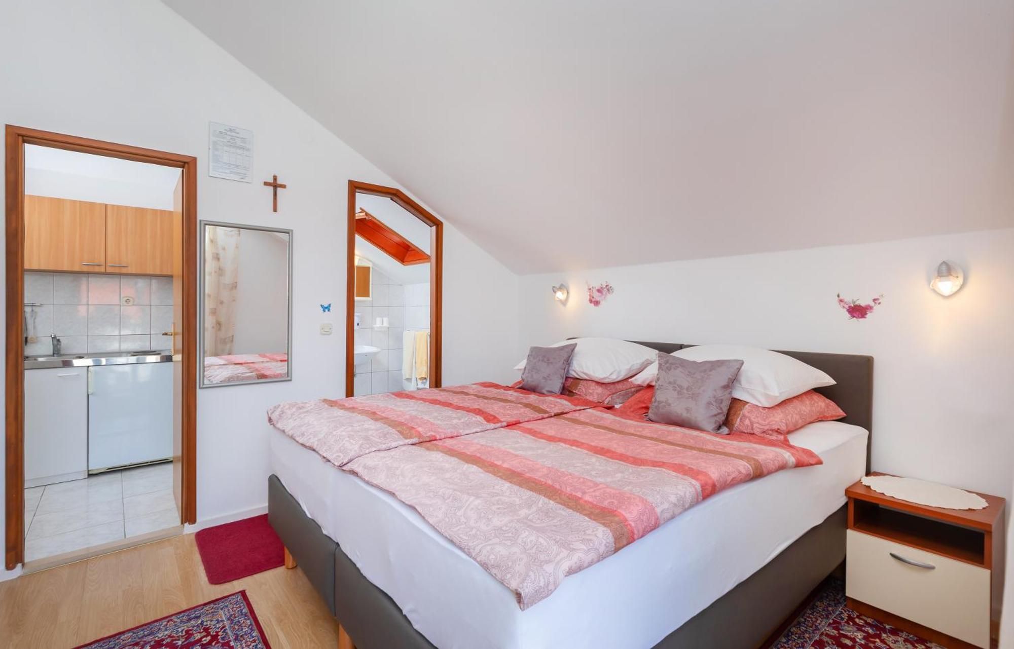 מליני Apartmani Galic 2 מראה חיצוני תמונה