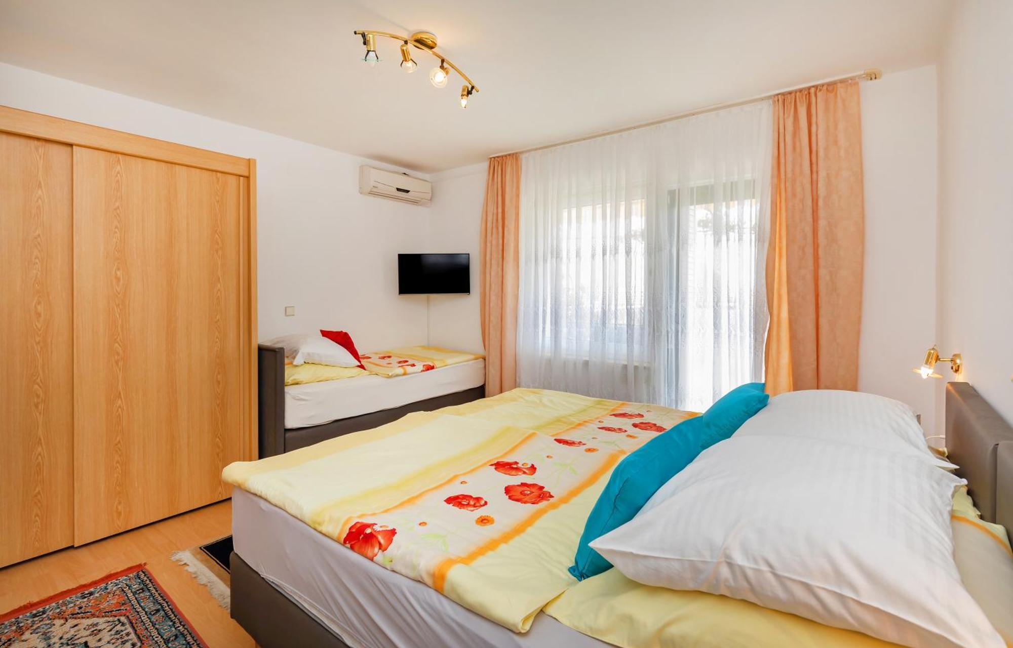 מליני Apartmani Galic 2 מראה חיצוני תמונה