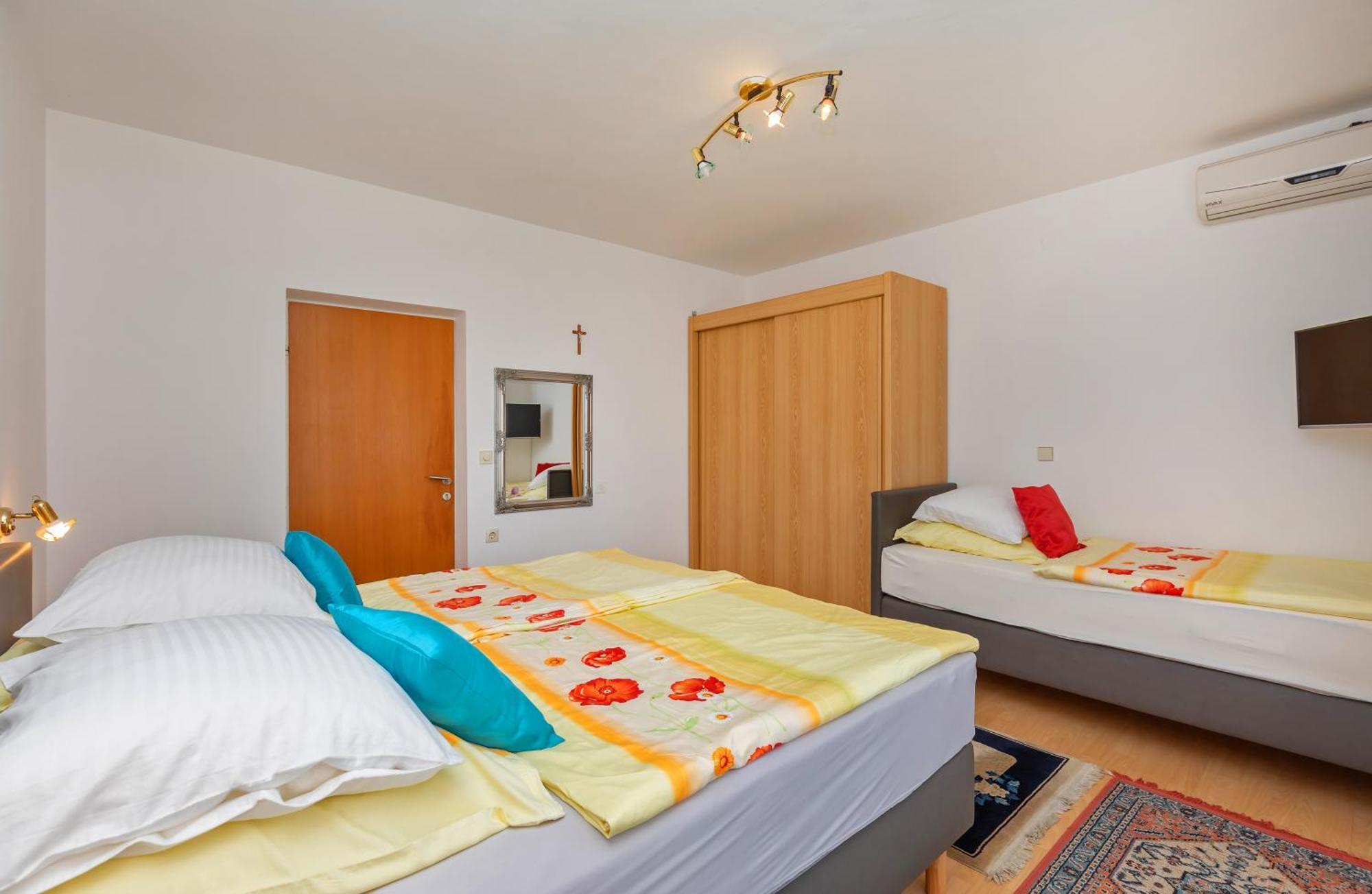 מליני Apartmani Galic 2 מראה חיצוני תמונה