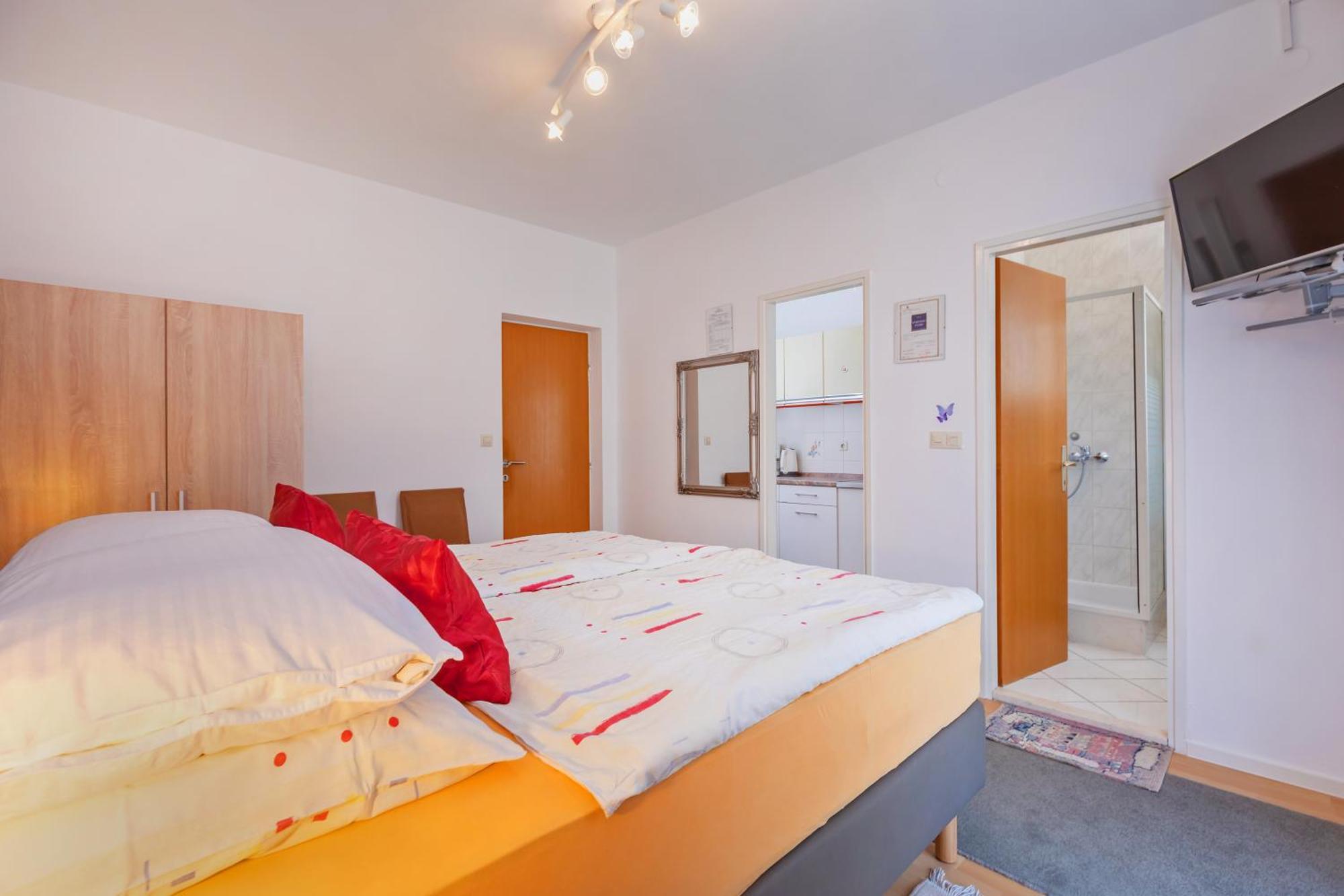 מליני Apartmani Galic 2 מראה חיצוני תמונה