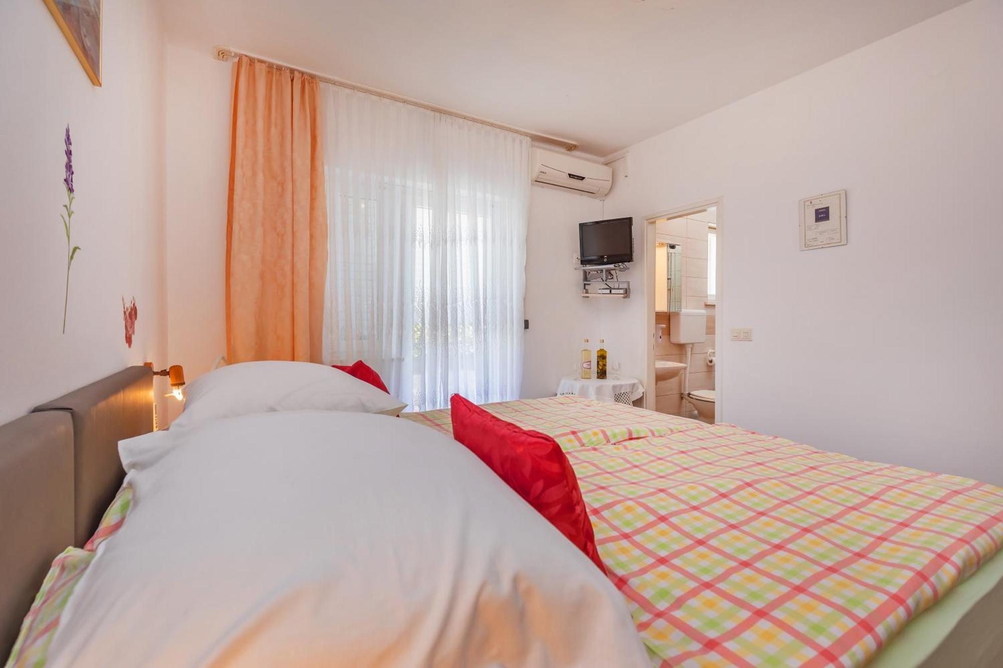 מליני Apartmani Galic 2 מראה חיצוני תמונה
